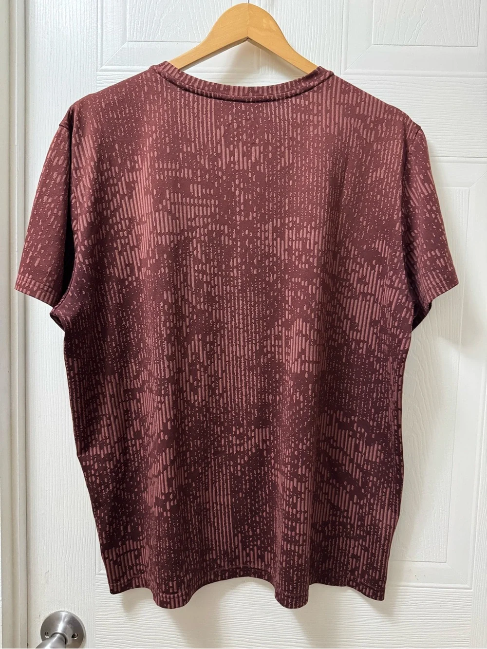 Nike Men's Short-Sleeve Athletic Tee in Maroon and Light Maroon